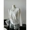 Camiseta Base de Manga Larga Lisa de Cuello en U Ajustada Versátil de Nicho para Mujer, Top Casual Asequible para Usar por Debajo, Primavera 2026