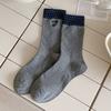Calcetines de Algodón Peinado Bordados hasta la Media Pantorrilla para Mujer, Hilo Negro y Blanco Gris, Moda Estilo Coreano Trendy Estudiante Cálidos Otoño e Invierno Calcetines Largos Calcetines de Algodón