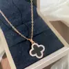 Collar de estilo simple japonés coreano, cara única, trébol de cuatro hojas, microincrustado con diamantes completos, cadena para clavícula de moda para mujer, celebridad de internet de lujo ligero, exquisita