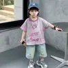 Roupa de Verão para Meninos Camiseta Infantil de Manga Curta 2026 Novo Estilo Coreano Tendência Roupa de Verão Conjunto de Duas Peças para Meninos