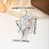 Broche nuevo floral de hoja dulce estilo coreano para mujer, con un diseño de lágrima dorada totalmente adornado con circonitas cúbicas, que irradia elegancia y versatilidad, directamente de fábrica