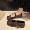 Chegada Nova Outono 2026 Sapatos Mary Jane de Tira Única em Couro Macio Francês de Nicho Femininos Retro Bico Quadrado Fundo Plano Sola Macia Mocas