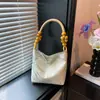 Nova Bolsa de Mão Bordada com Borboletas Estilo Chinês Feminina 2025 Nova Tendência Moda Nicho Bolsa de Axila Pequena Quadrada Estilo Chinês