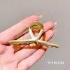 Grampo de Cabelo com Pérolas para Mulheres, Pequeno e Elegante Presilha de Tubarão Estilo Princesa, Acessório de Cabelo para Meio Preso na Parte de Trás da Cabeça, Grampo de Cabelo Exquisito e de Alta Qualidade
