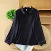 Foto real de camisa de manga larga de gasa de algodón con cuello bordado artístico para mujer, adecuada para primavera y otoño, se puede usar como cárdigan o como capa base