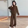 Colección de otoño 2026 para niñas estilo coreano: Conjunto deportivo casual gris, con una sudadera con moño para niños y pantalones de pierna recta