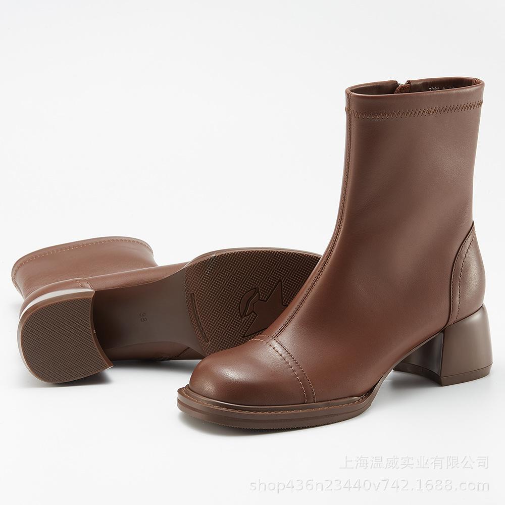 秋冬新款马v口头层小牛皮方尖头粗跟女靴套筒骑士靴女