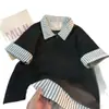 Verão 2026 Novo Estilo Moda Retrô Americana High-End Solta Emagrecedora Listrada Falsa Peça Dupla Gola Reversível Manga Curta Camiseta