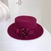 Chapéu Plano de Seda Satinada Feito à Mão com Flor de Seda Estilo Chinês para Mulheres, Chapéu de Feltro de Lã Australiana para Outono e Inverno com Apliques de Strass, Chapéu da Moda