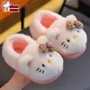 Chinelos de inverno de algodão autênticos da Hello Kitty para meninas, quentes e com forro de fleece, adequados para bebês e meninas pequenas
