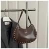 Bolso tipo Dim Sum con Remaches, Bolso de Hombro Estilo Europeo y Americano para Chica Popular, Bolso de Mano, Bolso de Hombro Punk para Mujer, Nuevo Modelo 2025 Bolso de Hombro