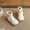 Botas Martin Quentes Forradas com Fleece da Moda para Crianças 2026 Novidades Outono/Inverno Botas Curtas Infantis Botas de Couro Doces Versáteis para Meninas Pequenas