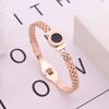 Digital Hueco Romano Negro Redondo Pastel Acero Inoxidable Pulsera Mujeres Amor Titanio Acero Pulsera Venta al por Mayor Negro Concha