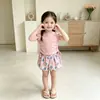 Conjunto de Verano para Niñas 2026 Nuevo Elegante Camiseta sin Mangas de Encaje y Pantalones Florales Conjunto de Dos Piezas Ropa de Moda Infantil