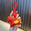 Llavero Mascota Año del Caballo 2026 Colgante de Bolsa de Buena Suerte y Atracción de Dinero para Año Nuevo Llavero de Coche para Pareja Pequeño Regalo