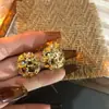 Aretes Cuadrados Redondos con Textura de Aguja de Acero Pendientes Elegantes Transfronterizos Europeos y Americanos Pendientes de Estilo Fresco y Elegante de Nicho Venta al por Mayor Mujeres