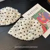 Sombrero de Ola Ins de Nicho para Primavera y Verano con Puntos, Pétalos de Flor Tridimensionales, Capucha, Atmósfera Femenina, Delgado, Transpirable, Dulce, Artístico, Apilado