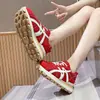 Tênis Respirável de Malha Forrest Gump para Mulheres 2025 Outono Novo Aumento de Altura Confortável Tênis Brancos Casuais Versáteis Esportivos Tênis de Corrida
