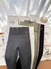 Pantalones de Yoga Sensación Nude para Mujer Ropa Exterior Otoño/Invierno 2026 Nuevos de Cintura Alta Control de Abdomen Levanta Glúteos Capa Base Deportes Fitness Pantalones Tiburón
