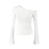 Camiseta moderna, ajustada, con dobladillo hendido y manga acampanada para mujer, nueva colección otoño 2026, estilo francés de hombros descubiertos, top base sexy
