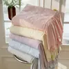 2026 Nuevo Faldón de Cama de Encaje de Seda Refrescante de Spandex Antibacteriano Cubrecama de Verano Colcha de Sensación Helada Encaje Colcha de Verano Juego de Cuatro Piezas