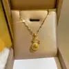 Colar Cor Fixa de Aço Titânio Luxo Leve Design de Nicho High-End Versátil Corrente de Clavícula Ornamentos de Coração Borboleta para Mulheres Atacado