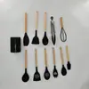 Juego de Utensilios de Cocina de Silicona Colorida con Mango de Madera Resistente a Altas Temperaturas Antiadherente Espátula Cuchara Raspador Utensilios de Cocina Domésticos Herramientas para Hornear Venta al por Mayor