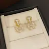 Ear Cuff Minimalista Estilo Coreano con Zirconia, Moño y Perla para Mujer, Pendientes sin Perforación, Joyería para Oreja de Lujo Ligero y Alta Gama para Mujer