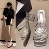 Sandalias de Cristal de Tacón Grueso de Una Línea para Verano para Mujer 2025 Nuevo Estilo Pedrería Pequeña Fragancia Transparente Zapatillas Francesas de Tacón Alto