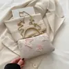 Bolsa de Mão de Renda Transfronteiriça para Mulheres 2025 Nova Bolsa Quadrada Pequena Bordada com Borboletas Moda Europeia e Americana Bolsa de Ombro Único Transversal para Mulheres