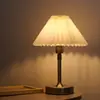 Lámparas de Mesa con Pantalla de Tela y Sentido del Diseño, Al por Mayor en Stock, Lámparas de Mesa de Tela para Hoteles, Dormitorios, Bares y Suministro Transfronterizo