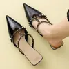 2026 Nuevas Chanclas de Verano para Exteriores con Tacón Grueso y Remaches, Sandalias Elegantes Versátiles de Tacón Alto y Punta Fina para Mujer