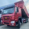Fornecimento Transfronteiriço de Caminhões Basculantes Usados Howo 6X4, Caminhões Basculantes 8X4, Caminhões de Engenharia de 371-375 Cavalos de Potência