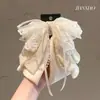 Pinza de garra de malla de encaje y perlas para mujer, scrunchie elegante estilo francés, accesorio para el cabello blanco, pinza para el cabello para peinado semi-recogido, pinza de tiburón