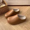 Pantuflas de Algodón Impermeables de Cuero para Dedos de los Pies para Mujer, Otoño/Invierno, Calentitas con Felpa Adicional, Suela Gruesa, Antideslizantes, Pantuflas Peludas de Pareja, Para Interiores/Exteriores