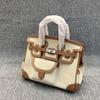 Bolso Birkin de 25 cm en Piel Cargo-Swift con Bolsillo Interior de Lona y Correa de Hombro de Puntos (M06Bk)