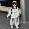 Conjunto de Polo de Otoño para Niños 2026 Nuevo Estilo Guapo Moderno Ropa de Bebé Sudadera de Primavera y Otoño para Niños Conjunto de Dos Piezas