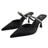 Verano 2022 Nuevos zapatos de mujer de talla grande de comercio exterior casual con pedrería punta fina punta cerrada tacón de aguja tacones altos pantuflas para mujer
