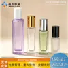 Suministro de Guangzhou botella rectangular de 10 ml con bola para aceite esencial, botella portátil de vidrio transparente con tapa de aluminio para perlas de perfume