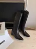 Otoño/Invierno 2026 Punta Puntiaguda Aumentador de Altura 5cm Botas Vaqueras Western para Mujer Temperamento Retro Caña Alta Botas de Jinete Adelgazantes Botas Largas
