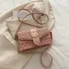 Bolso de mano francés de nicho para mujer, nuevo estilo de invierno 2024, bandolera sencilla, bolso de hombro moderno, bolso cuadrado pequeño informal.