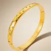 Pulsera Elegante y Exquisita de Gypsophila de Acero de Titanio Diseño de Nicho de Gama Alta Oro de 18 Quilates para Mujer Pulsera Micro-pavimentada con Circonita