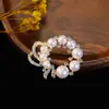 Broche Japonés de Estilo Coreano de Venta Caliente Transfronterizo Pin de Flor con Perlas Incrustadas de Diamantes Accesorios para Abrigo y Traje Anti-Exposición