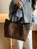 Bestseller de comercio electrónico transfronterizo: bolsa de terciopelo con estampado de leopardo para madre e hijo, bolsa de mano de gran capacidad, bolsa de mano simple de gamuza