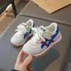 Zapatillas Versátiles para Niñas Modelo Nuevo Primavera 2026 Malla Transpirable Ligera Zapatos de Papá Suela Suave Antideslizantes Zapatos Casuales para Niños