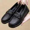 Zapatos de Cuero con Suela Suave para Mujer, Modelo Nuevo Otoño 2025, Suela Suave, Laterales Suaves, Zapatos Cómodos para Trabajar para Personas de Mediana Edad y Mayores, Suela Antideslizante y Resistente al Desgaste