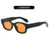 Gafas de sol ovaladas estrechas con montura pequeña para mujer, estilo europeo y americano, simples, Ins, aspecto adelgazante, gafas de sol retro para fotografía callejera, protección solar, de moda