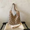 Bolsa tote de bolinhas de nicho estilo coreano transfronteiriça, grande capacidade, vintage, moderna, casual, estilosa, bolsa de ombro para o dia a dia