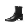 Série de Botas Nude! Outono/Inverno 2026 Novo Estilo Camada Superior Couro Bovino Zíper Lateral Salto Grosso Botas Justas Botas Simples de Cano Curto