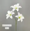 Decoración para el Hogar Realista Arreglo de Flores de Lirio 3D de Tres Cabezas Venta al por Mayor Transfronteriza Flores Artificiales de Seda de Alta Calidad Lujo Ligero para Decoración de Bodas y Hoteles